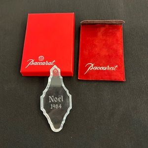 1984 Collectible Vintage
Baccarat Crystal Ornament
With Box